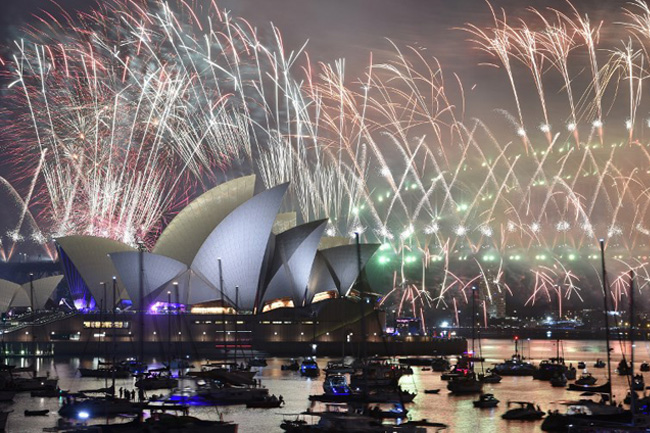 Sydney, Hong Kong Kick Off 2019 Parties With Dazzling Fireworks ...