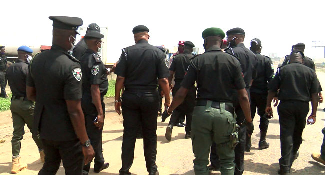 COVID-19 Curfew: Police Relocate Checkpoints In Lagos, Boundaries With ...