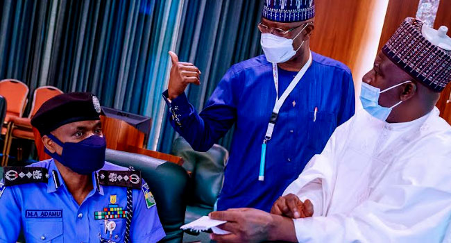 PHOTOS: Buhari Presides Over Security Council Meeting – Channels Television