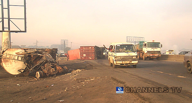 Gridlock As Container Falls On Kara-End Of Lagos Ibadan Expressway ...