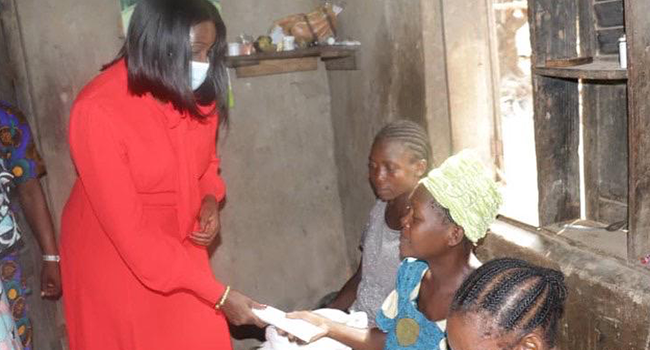 Ogun State Commissioner for Health, Dr. Tomi Coker visited the home of a mother who have to triplets on April 15, 2022.