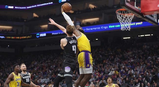 Download LeBron James Elevates and Slams Down for Lakers Win