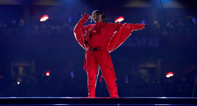 Rihanna Performs Hits At Super Bowl – With A Very Special Guest ...