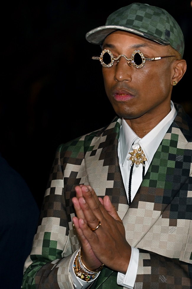 Pharrell debuts second Louis Vuitton star: Lebron James