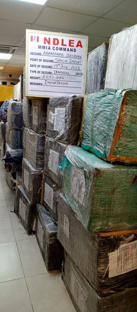 NDLEA Arrests Suspected Drug Lord Giving Mule 93 Cocaine Wraps To ...