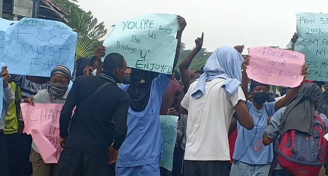 Protest Breaks Out In University Of Ibadan Over Fee Hike, Power Rationing •  Channels Television